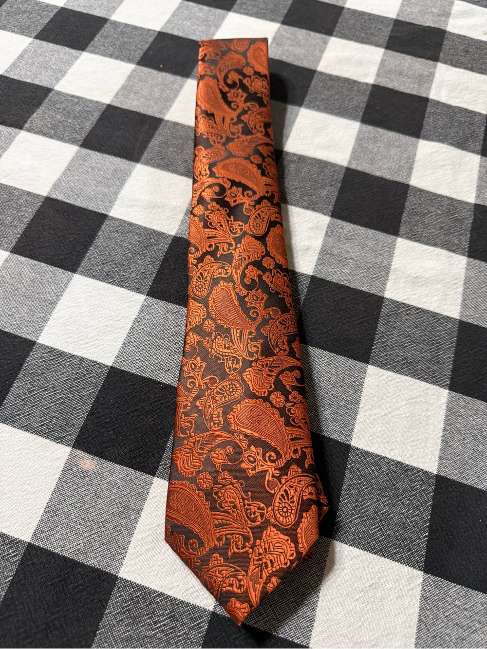 Elegant Orange Paisley Satin Tie - Refined Men's Accessory